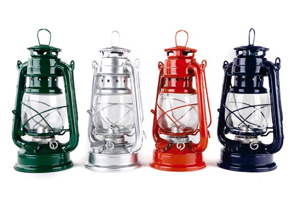Petrolejka - petrolejová lampa kovová Petrolejka - petrolejová lampa kovová