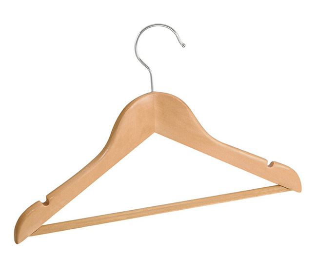 Dřevěné šatní ramínko 6588 45 cm, lakované