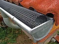 Mřížka do okapů pr. 9 cm, délka 3 m Mřížka do okapů pr. 9 cm, délka 3 m