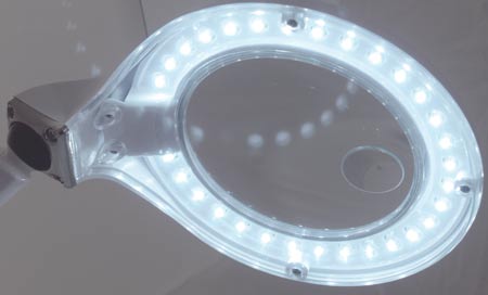 Stolní lupa s osvětlením 3 diop. + 12 diop. (40 x LED) Stolní lupa s osvětlením 3 diop. + 12 diop. (40 x LED)