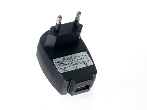 USB nabíječka 5V/1000 mA, 230 V USB nabíječka 5V/1000 mA, 230 V